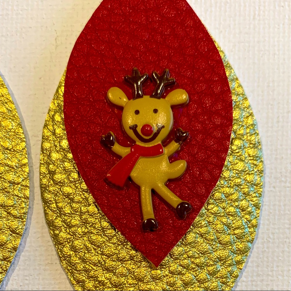 Christmas Faux leather Reindeer earrings in gold & red - Picture 3 of 6